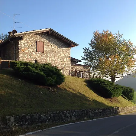 Bed & Breakfast Mirabilia Adrara San Rocco